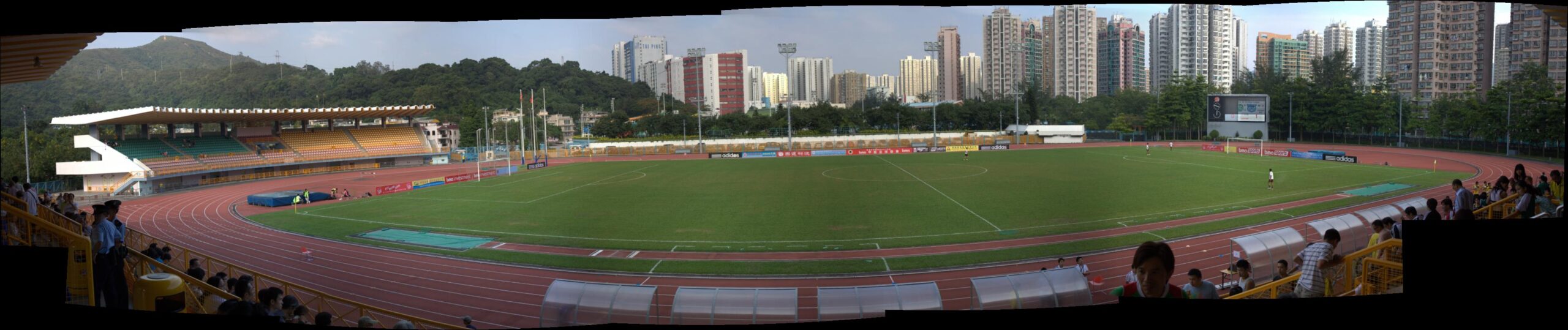 大埔運動場 （Credit: Peter Bonnett @ flickr）